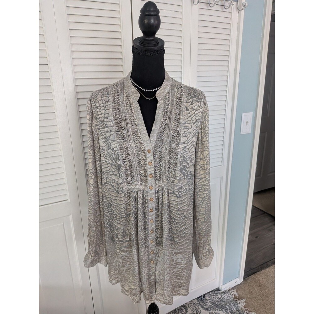 Chico's Silk Blend Blouse Women's 2 L Gold Animal Print Sheer Top Resort Flowy